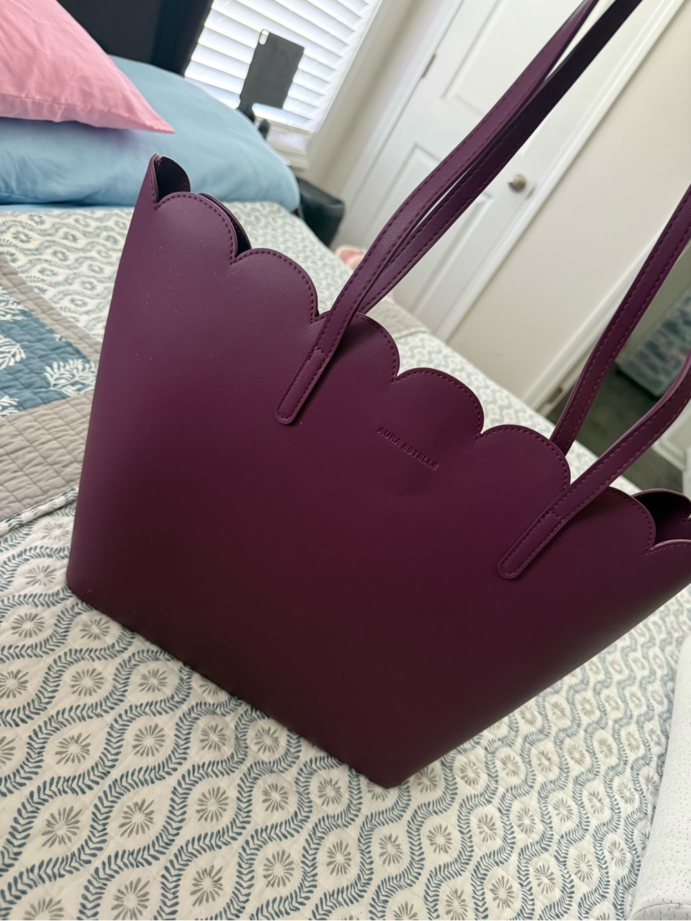plum scallop-edge tote